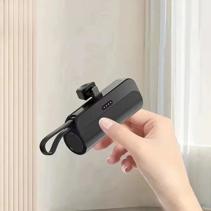 Power Bank Mini 10000mAh – Carregamento Rápido 22W com Cabo Integrado Type-C & Lightning