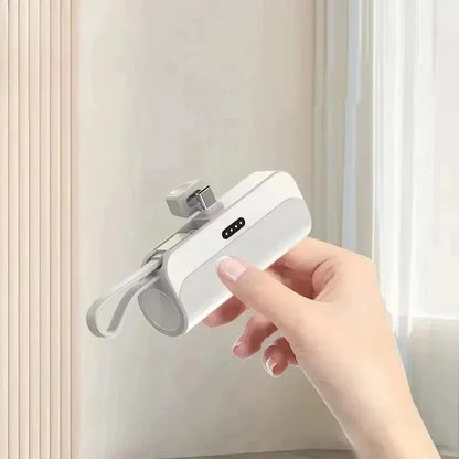 Power Bank Mini 10000mAh – Carregamento Rápido 22W com Cabo Integrado Type-C & Lightning