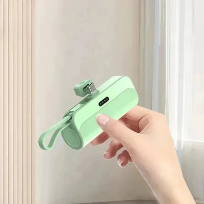 Power Bank Mini 10000mAh – Carregamento Rápido 22W com Cabo Integrado Type-C & Lightning